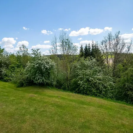 Attractive Holiday Home In Malmedy With A Terrace 度假居 马尔梅迪