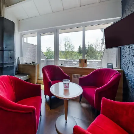 Attractive Holiday Home In Malmedy With A Terrace بيت للعطل