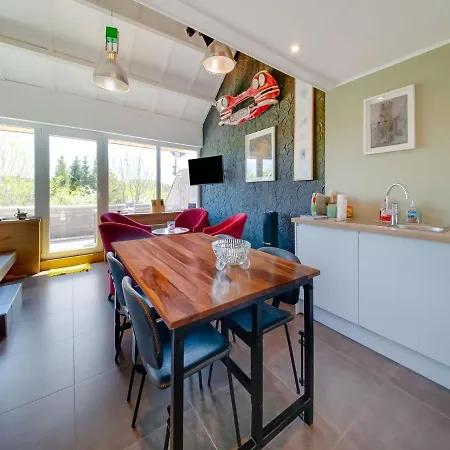 Attractive Holiday Home In Malmedy With A Terrace بيت للعطل *